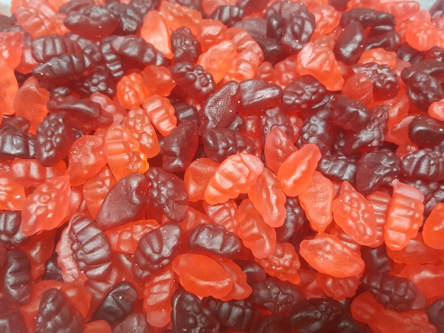 gummy red & black berries
